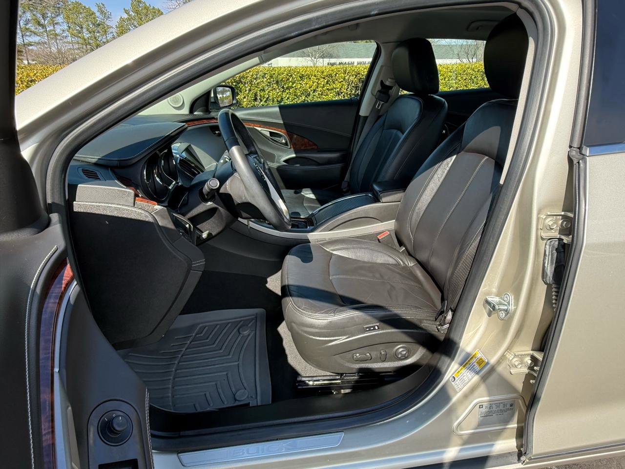 Used 2013 Buick LaCrosse Leather w/ Entertainment Package image 7