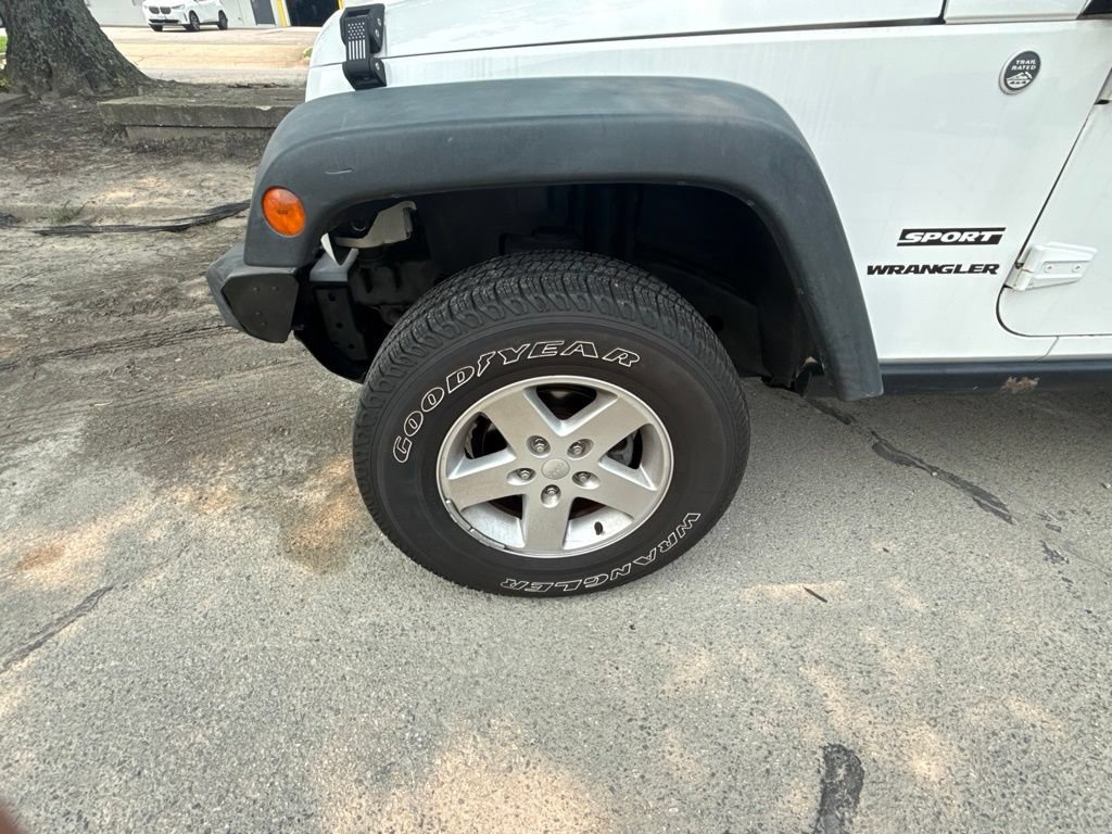 Used 2013 Jeep Wrangler Sport w/ Connectivity Group AWD/4WD image 2