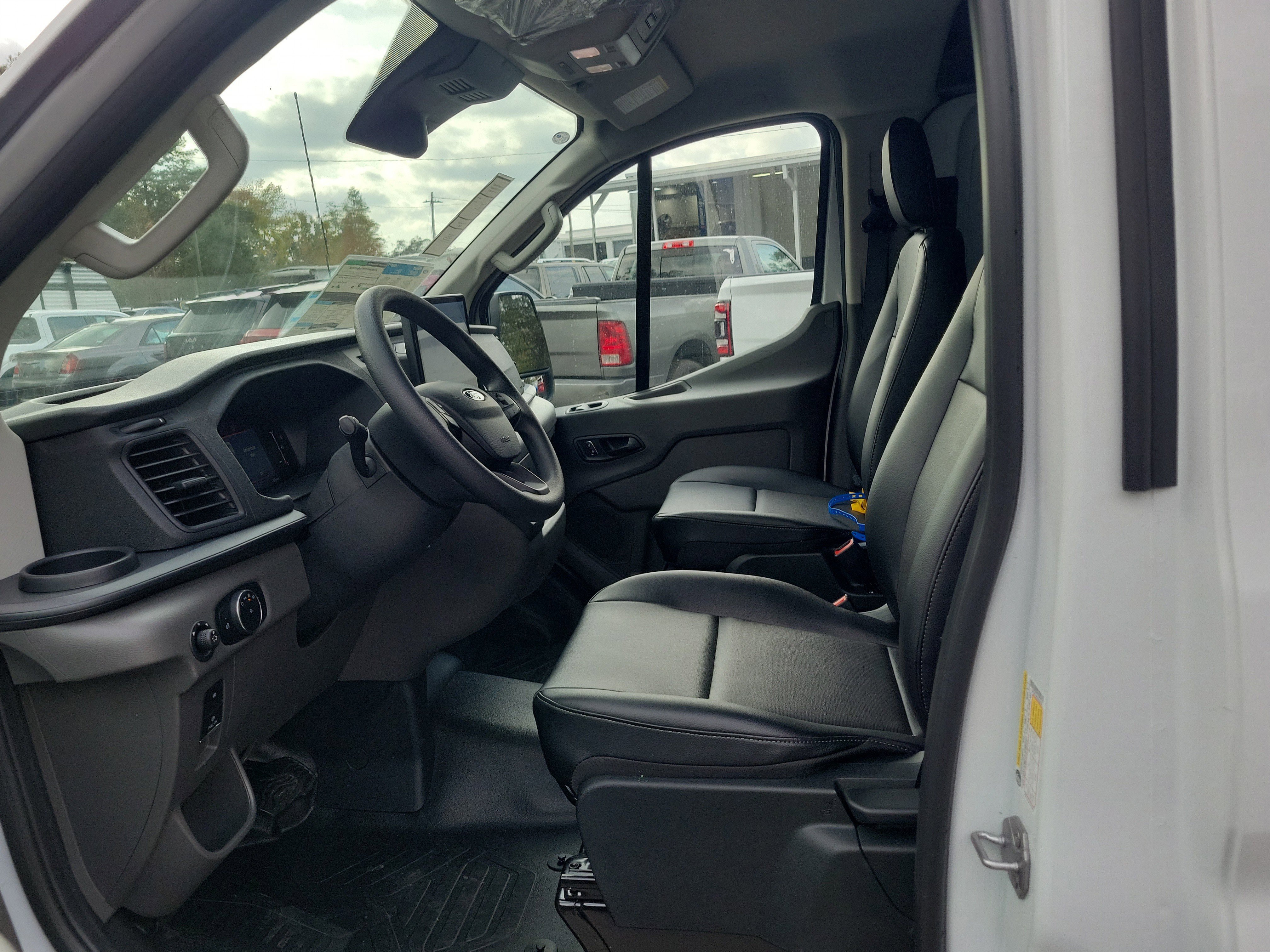 New 2026 Ford Transit 150 Low Roof RWD image 21