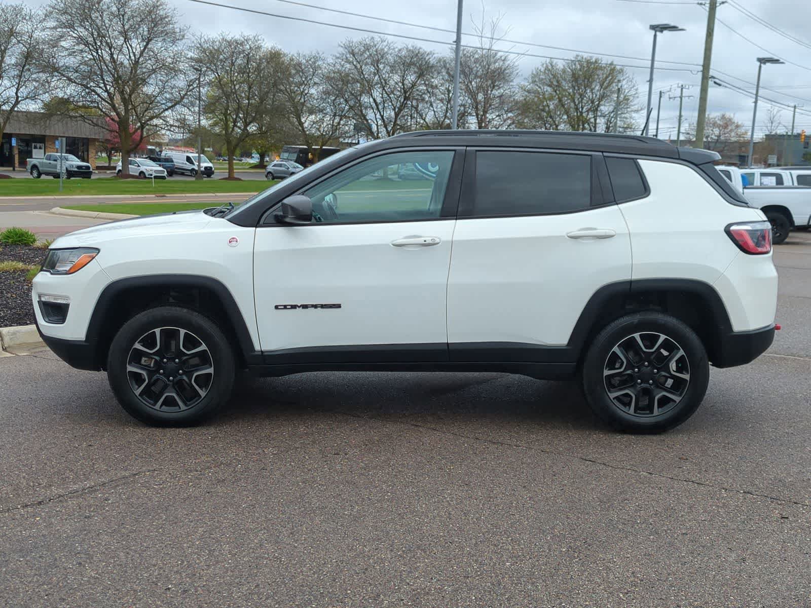 Used 2019 Jeep Compass Trailhawk AWD/4WD image 5
