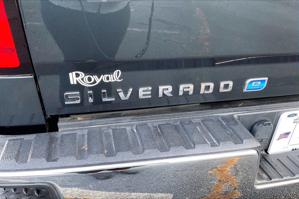Used 2018 Chevrolet Silverado 1500 LT w/ LT Eassist Package AWD/4WD image 26