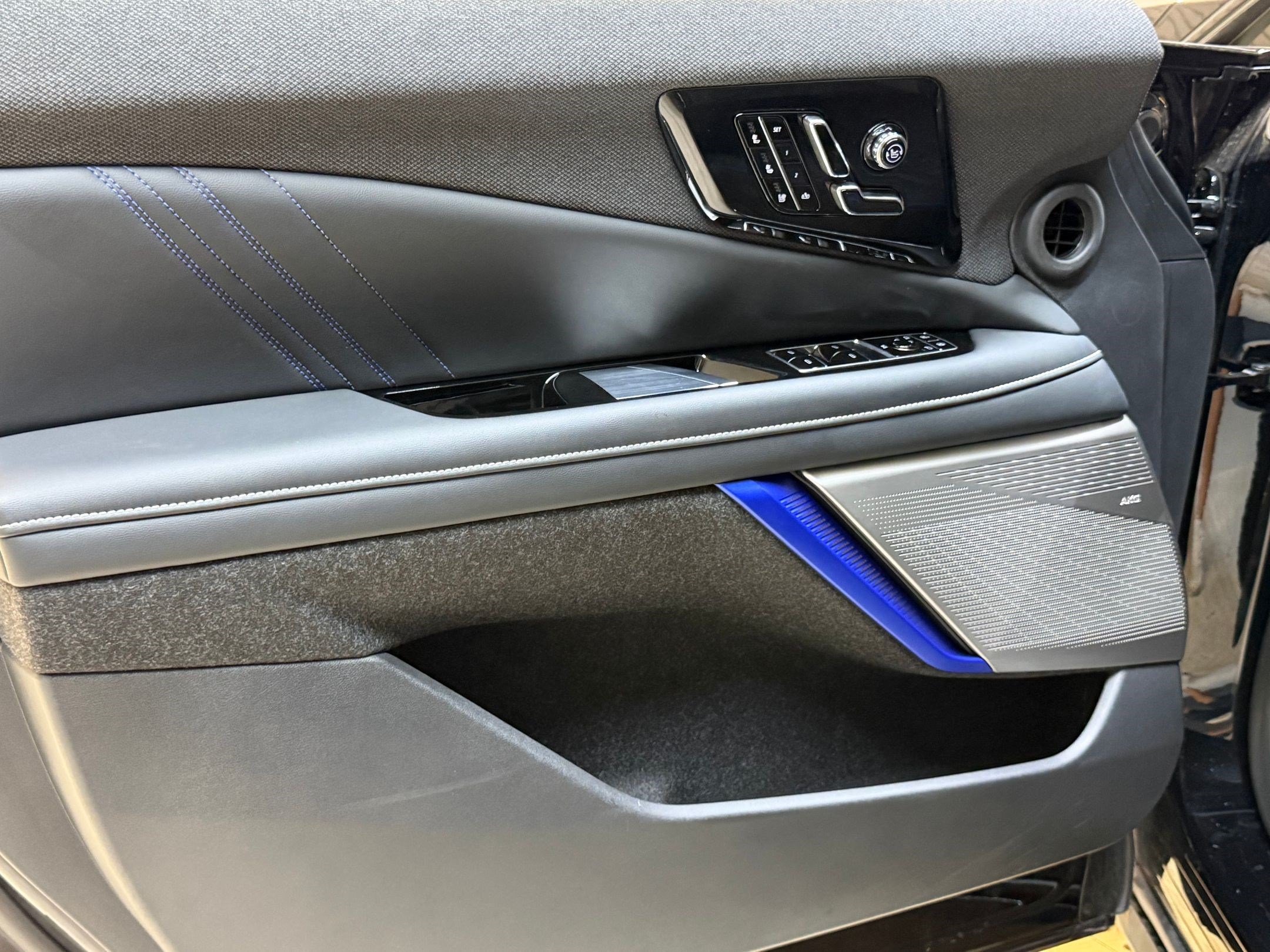 New 2026 Cadillac Optiq V AWD/4WD image 13
