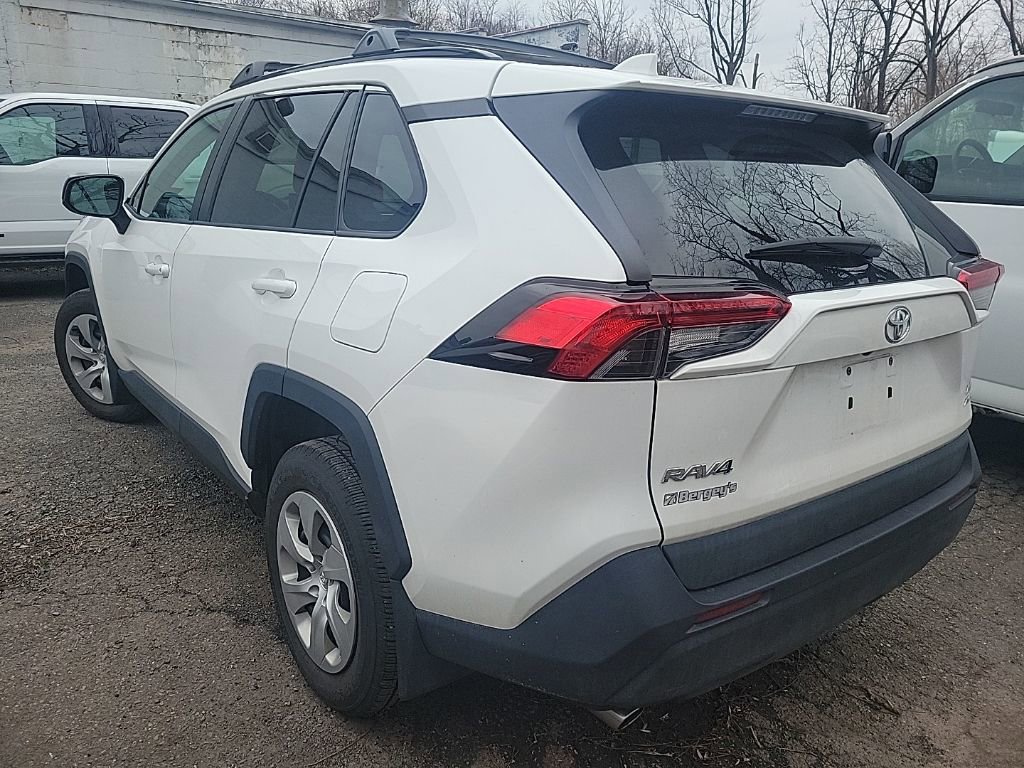 Used 2021 Toyota RAV4 LE image 6