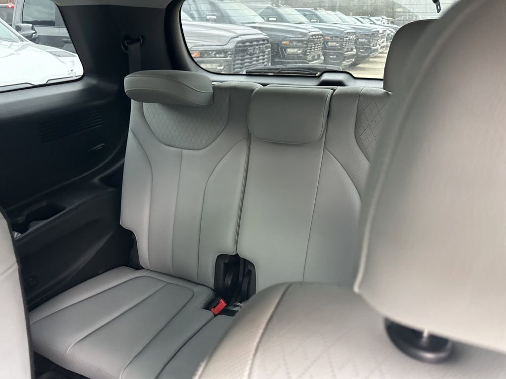 Used 2021 Hyundai Palisade SEL w/ Premium Package image 9