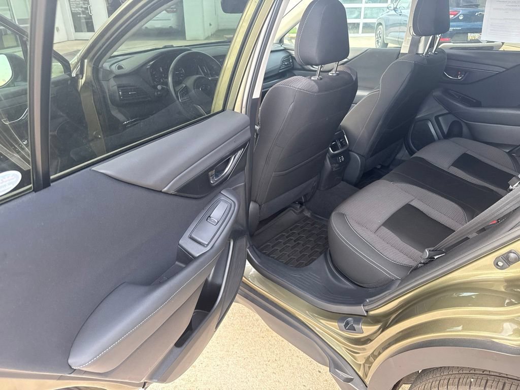 Used 2024 Subaru Outback Premium AWD/4WD image 19