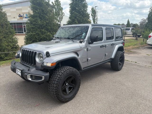 Used 2019 Jeep Wrangler Unlimited Sahara AWD/4WD image 2