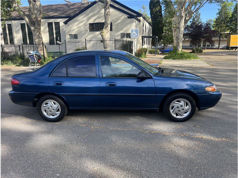 Used 1998 Ford Escort LX image 4