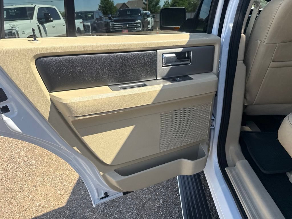 Used 2017 Ford Expedition Limited w/ Equipment Group 301A AWD/4WD image 31