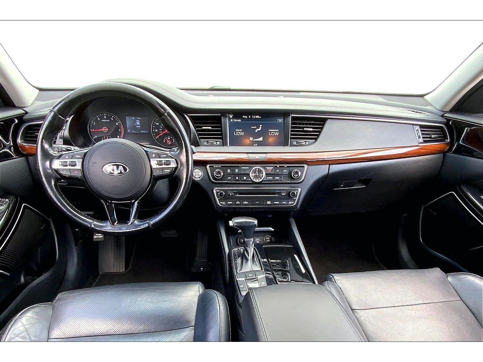 Used 2018 Kia Cadenza Premium w/ Luxury Package FWD image 12