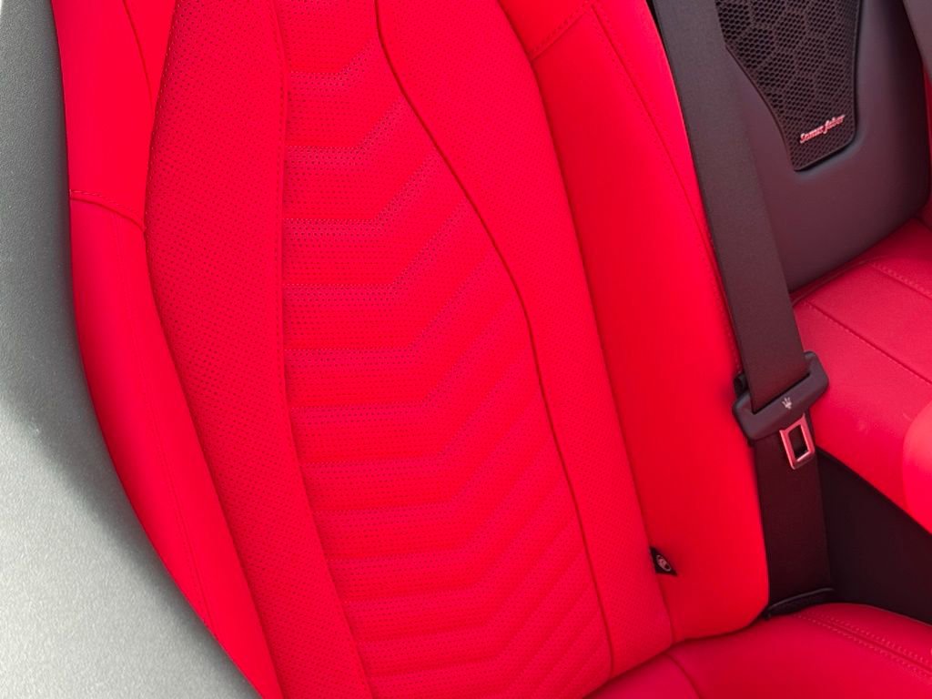 Used 2024 Maserati GranCabrio Trofeo image 32