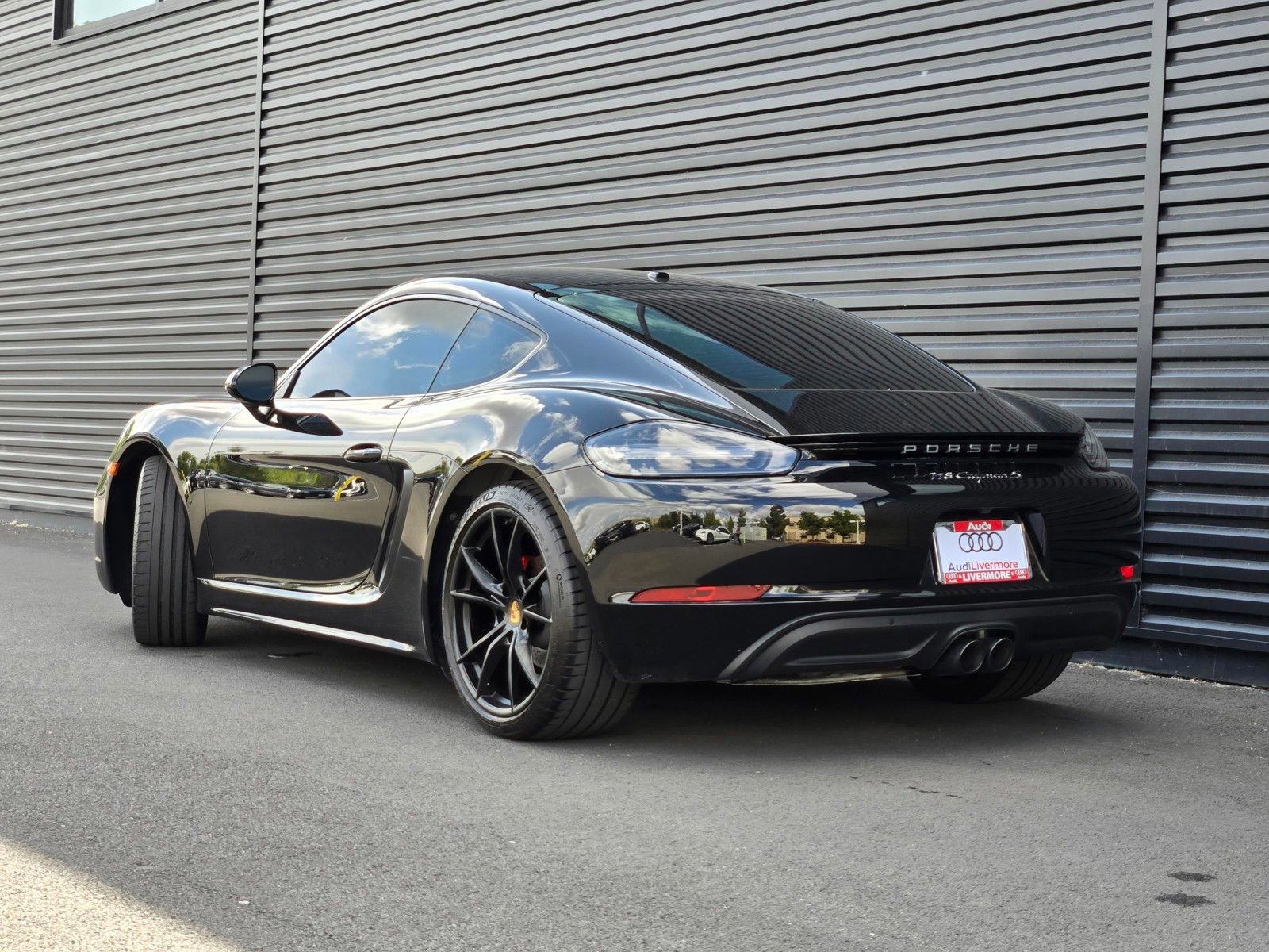 Used 2022 Porsche 718 Cayman S RWD image 3