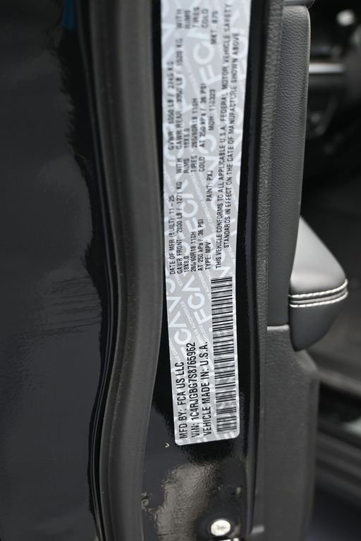 Used 2025 Jeep Grand Cherokee Limited image 20