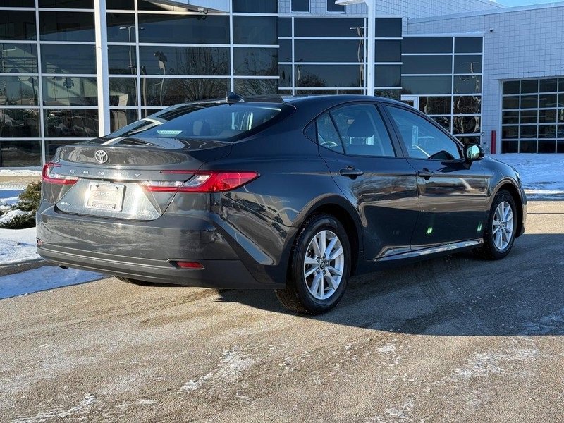 Used 2025 Toyota Camry LE video 3