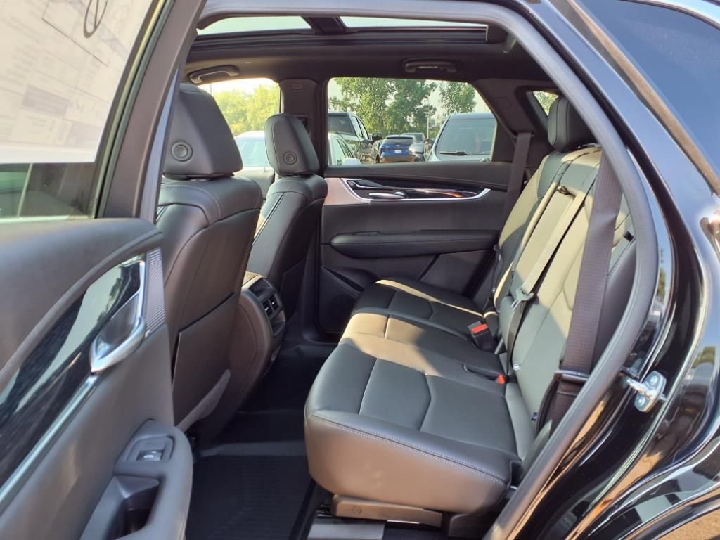 New 2025 Cadillac XT5 Premium Luxury w/ LPO, Floor Liner Package image 9