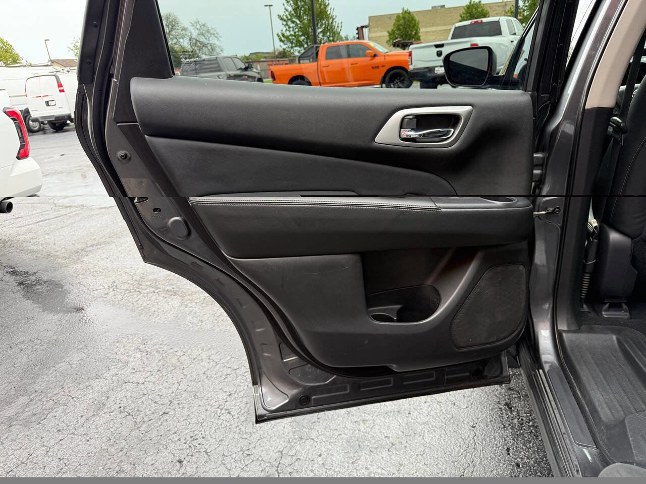 Used 2020 Nissan Pathfinder S FWD image 22