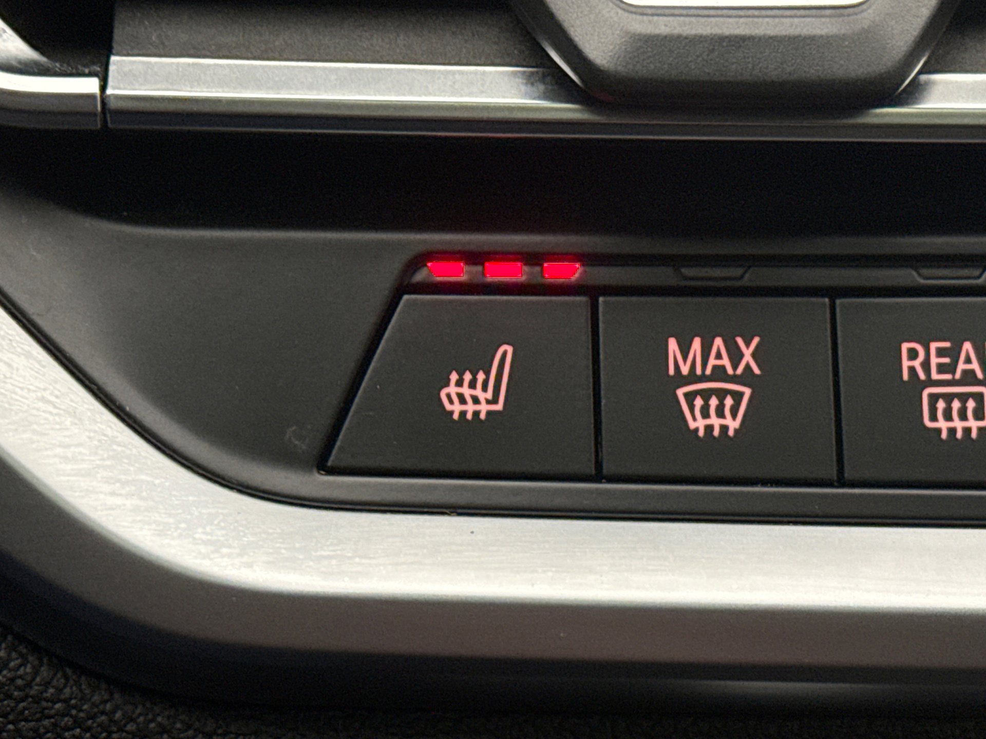 Used 2019 BMW 330i xDrive Sedan w/ Premium Package image 21