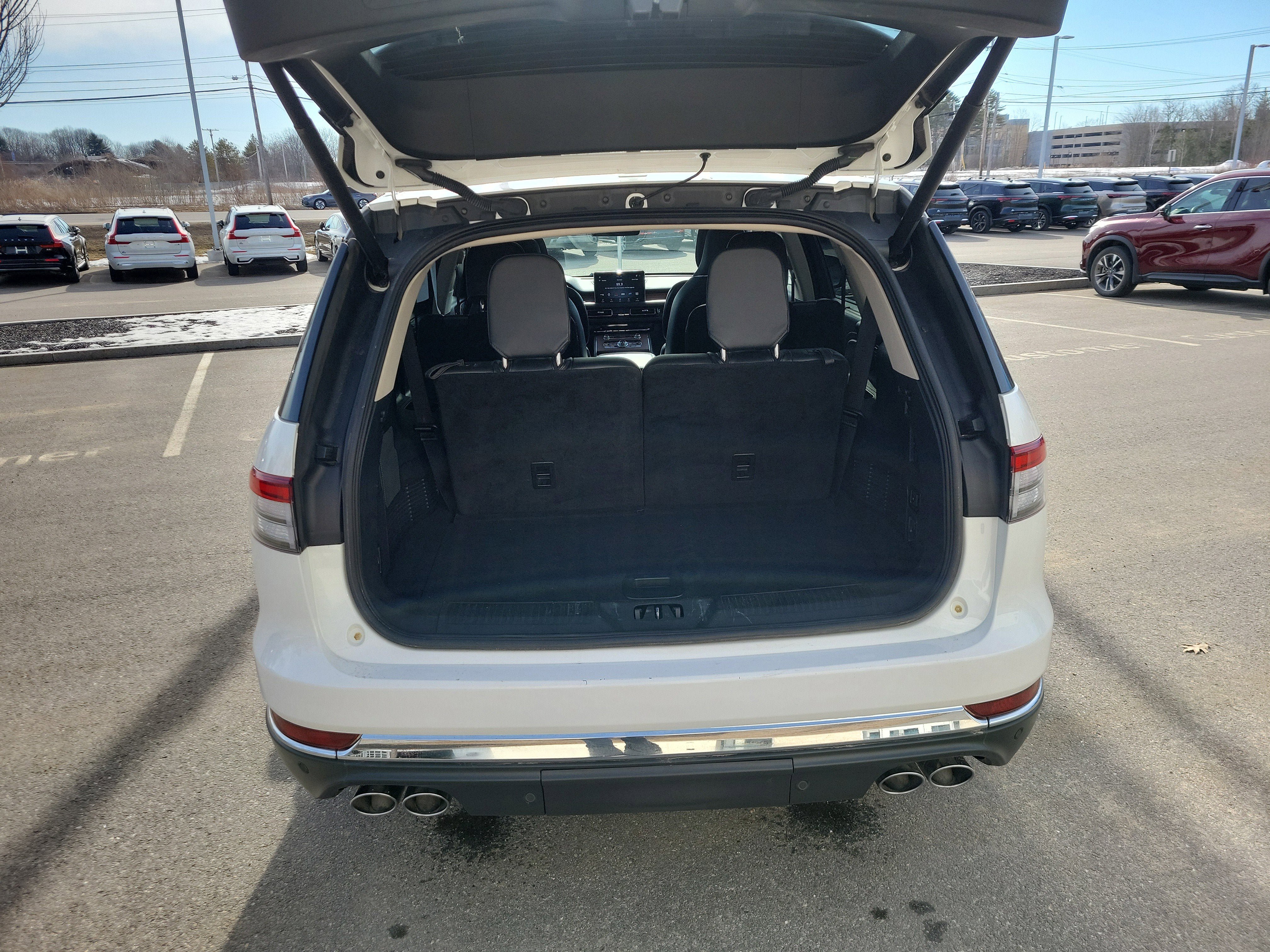Used 2023 Lincoln Aviator Reserve w/ Equipment Group 201A AWD/4WD image 16