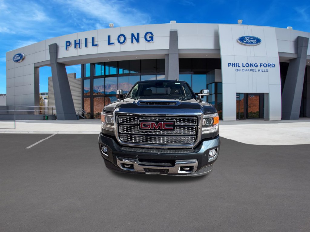 Used 2019 GMC Sierra 2500 Denali w/ Duramax Plus Package AWD/4WD image 9