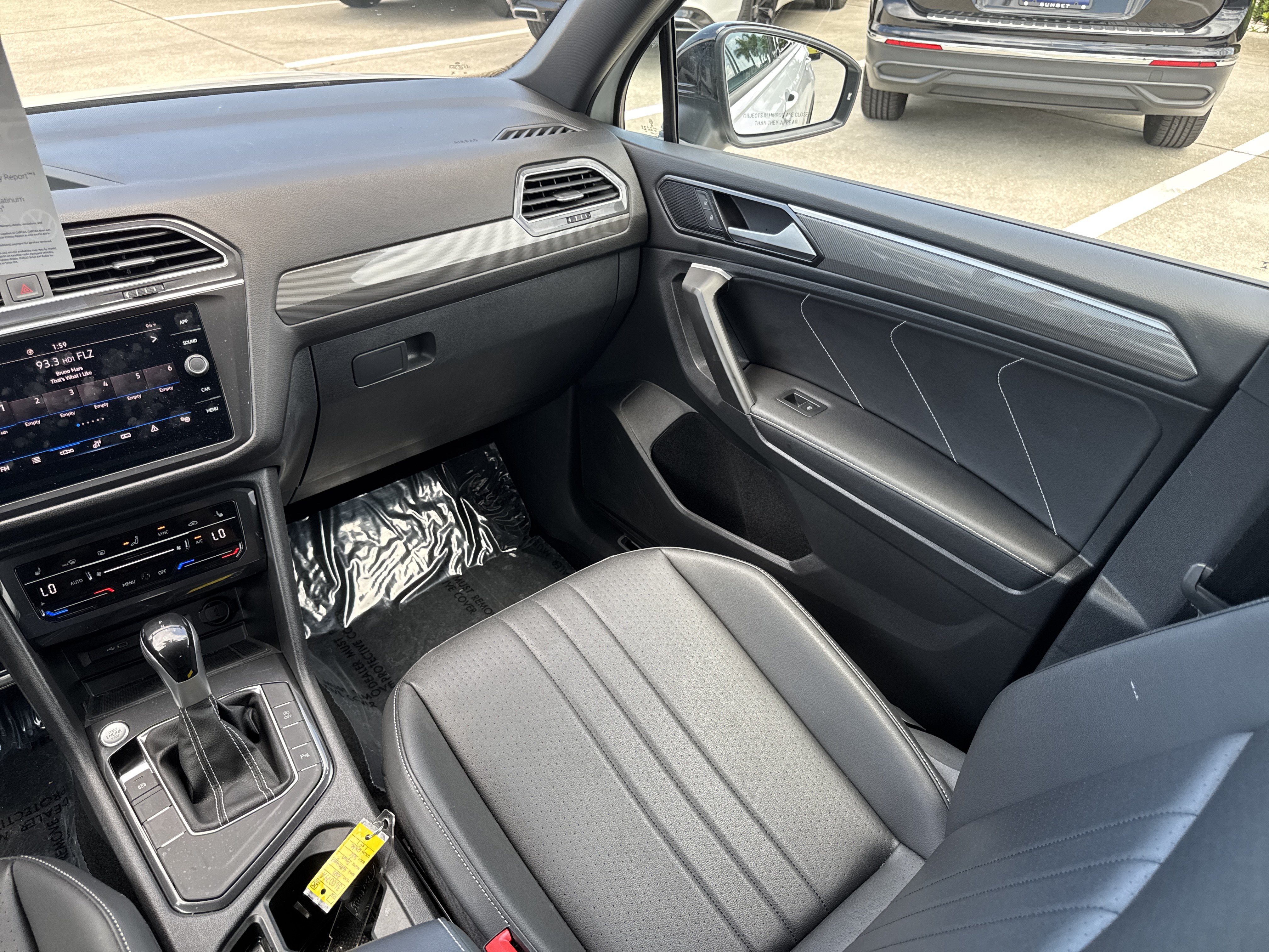 Certified 2023 Volkswagen Tiguan SE R-Line FWD image 15