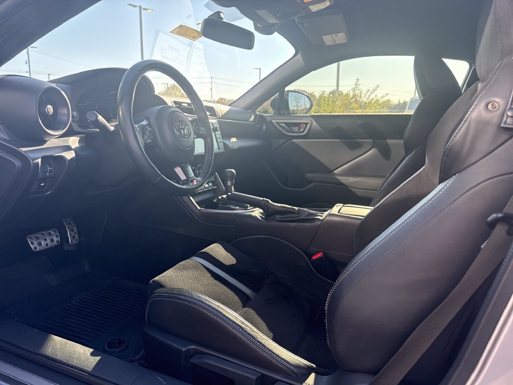 Used 2022 Toyota GR86 Premium w/ ALL Weather Mat Package (TMS) RWD image 11