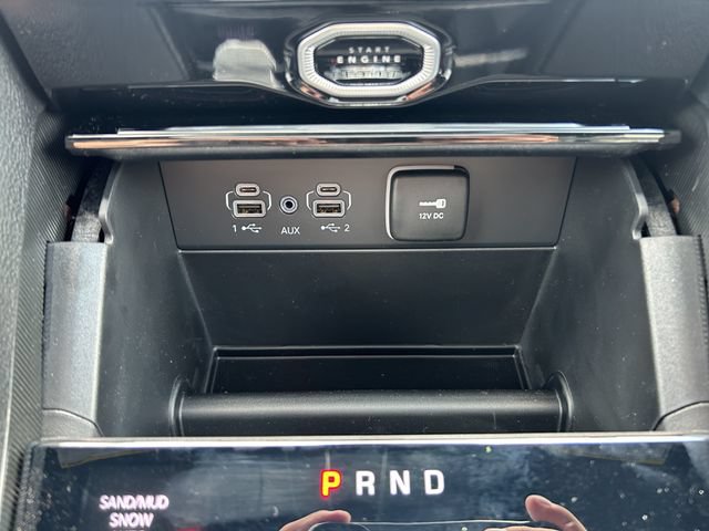 New 2026 Jeep Grand Cherokee Limited w/ Limited Altitude Package AWD/4WD image 4