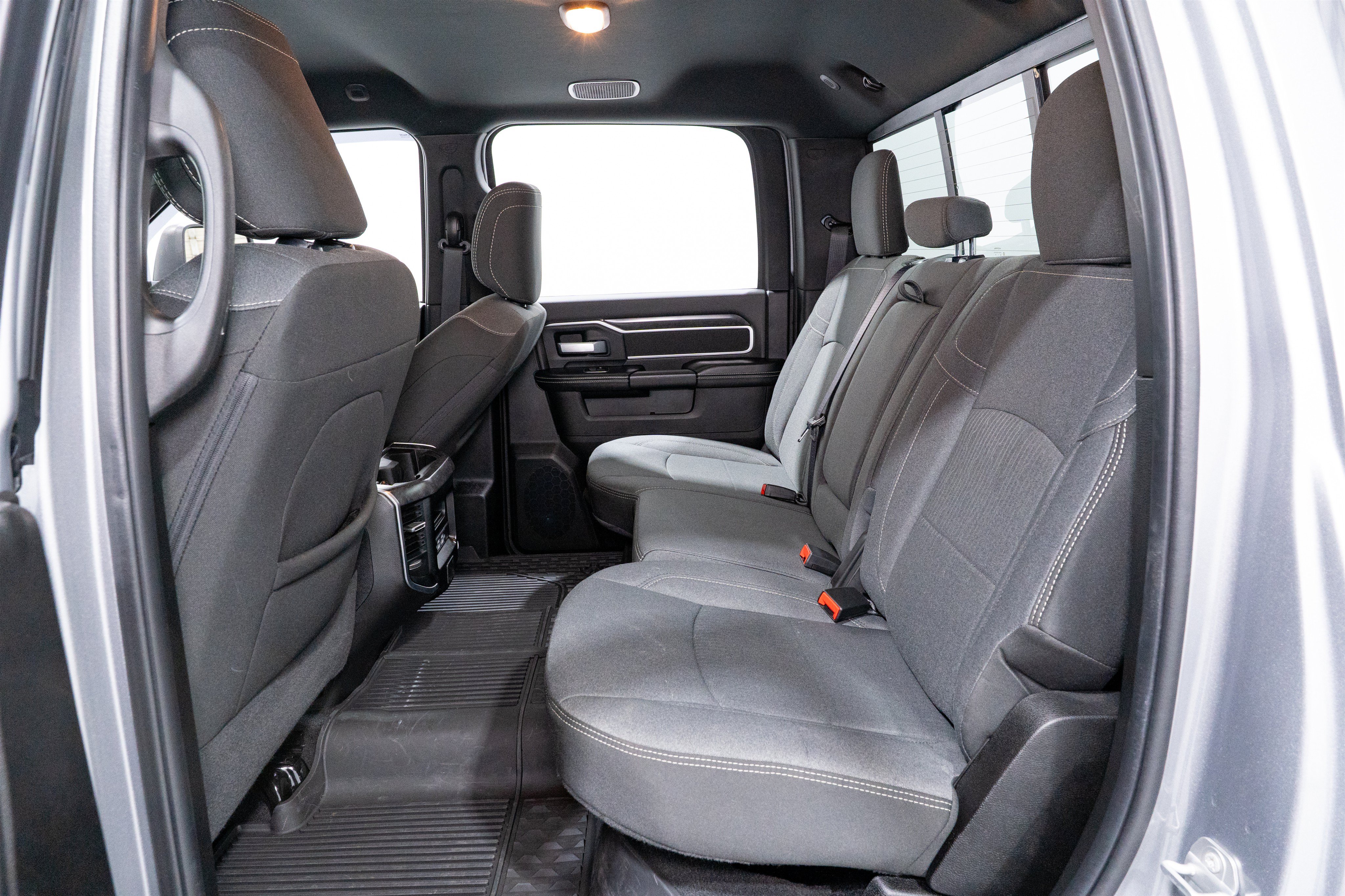 Used 2024 RAM 3500 Big Horn w/ Night Edition AWD/4WD image 34