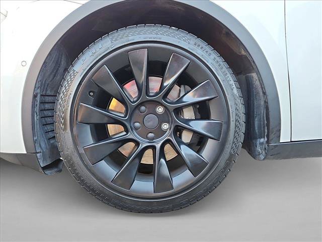 Used 2022 Tesla Model Y Long Range AWD/4WD image 26