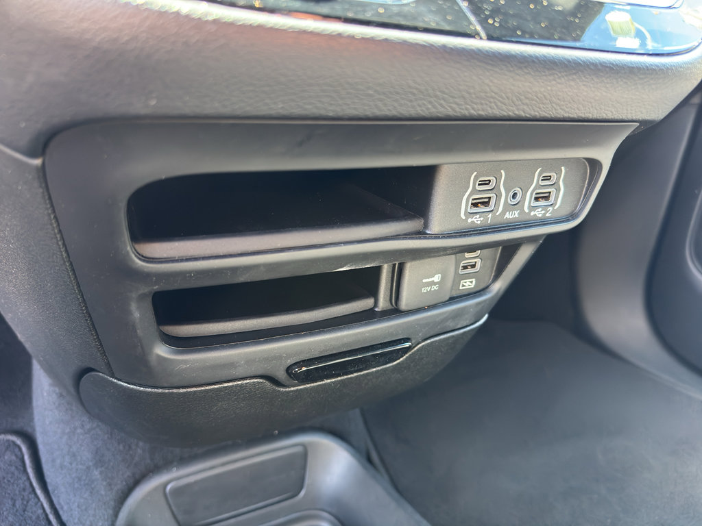 Used 2022 Chrysler Pacifica Touring-L w/ S Appearance Package FWD image 17