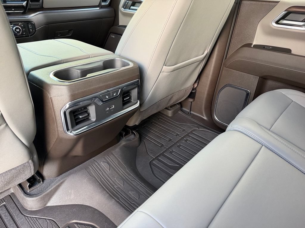 Used 2024 GMC Sierra 1500 SLT w/ SLT Premium Plus Package AWD/4WD image 18