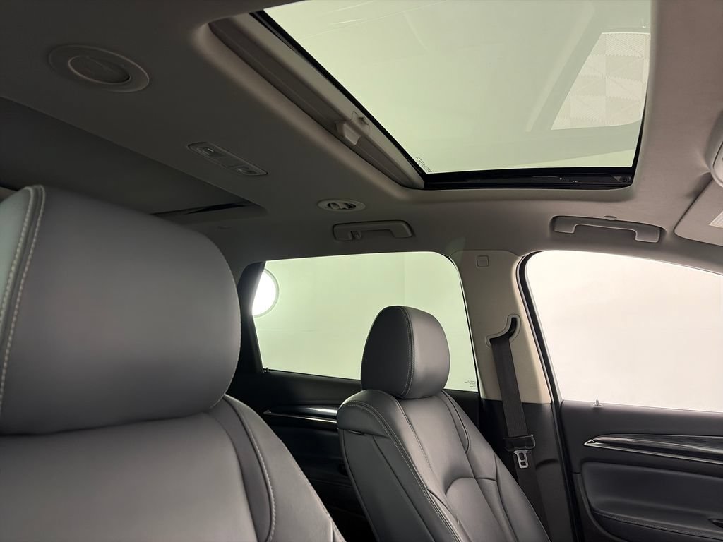Used 2021 Buick Enclave Premium w/ Sun and Sites Package FWD image 33