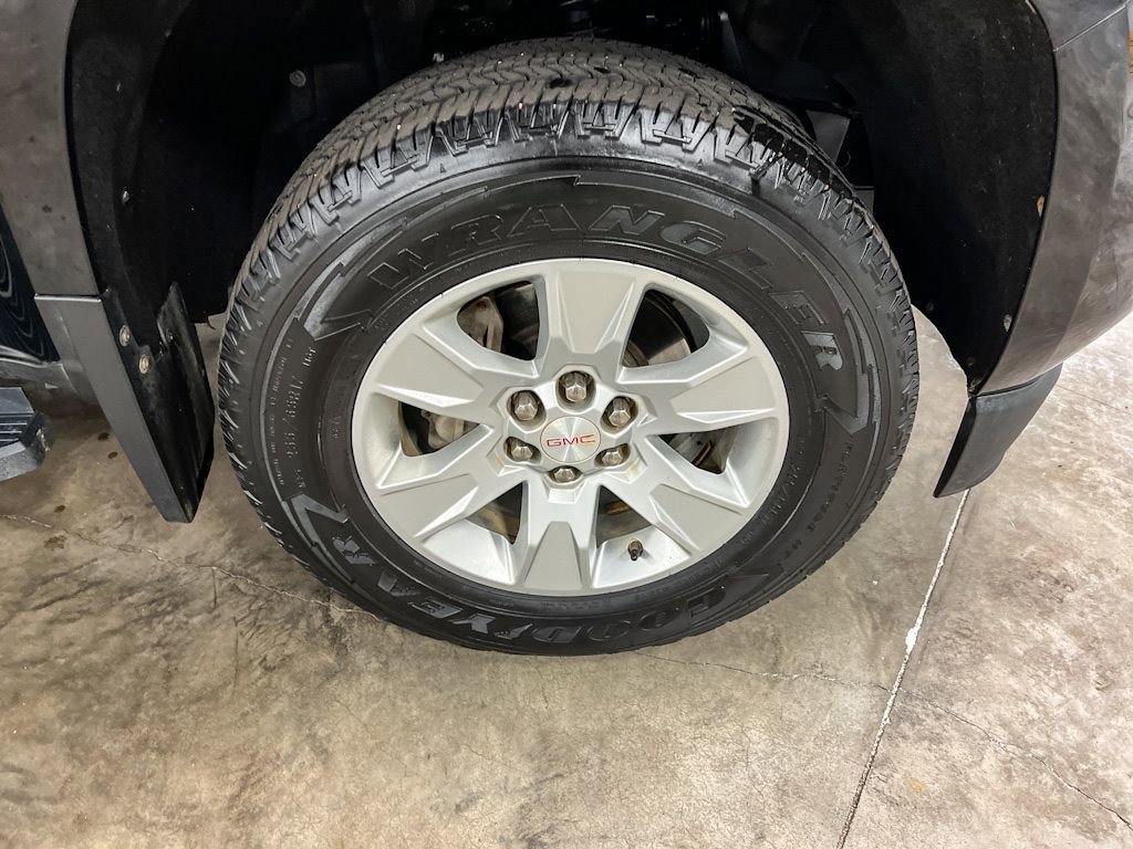 Certified 2017 GMC Canyon SLE w/ SLE Convenience Package image 49