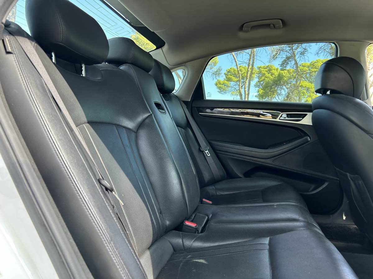 Used 2018 Genesis G80 3.8 RWD image 26