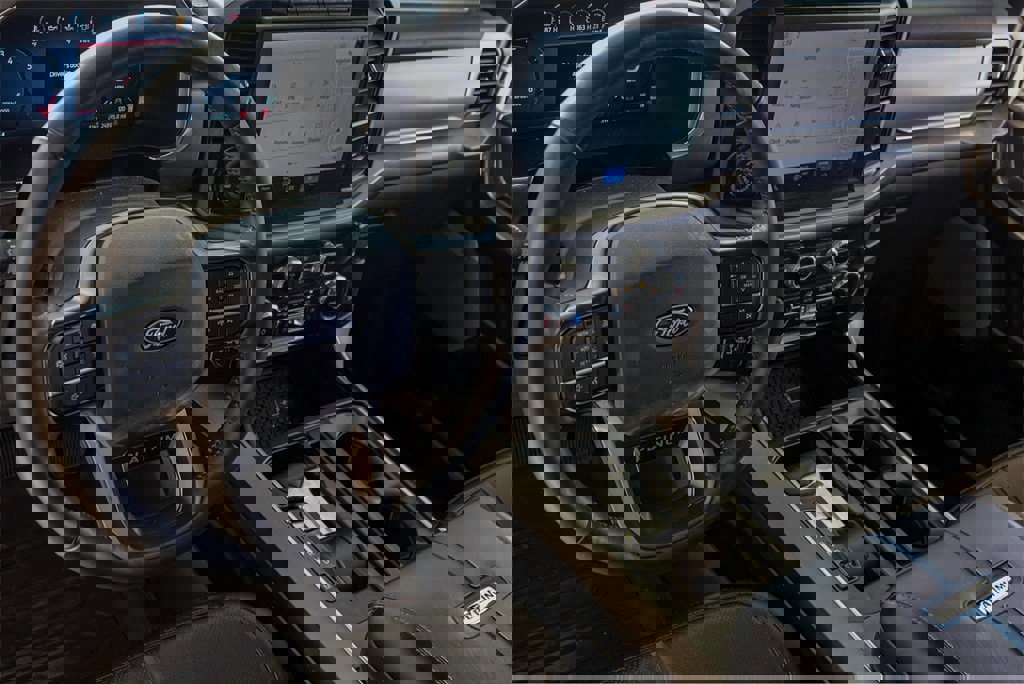 Used 2024 Ford F150 Platinum image 9