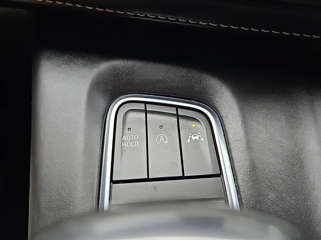 Used 2023 Cadillac Escalade Sport Platinum w/ LPO, ONYX Package AWD/4WD image 31