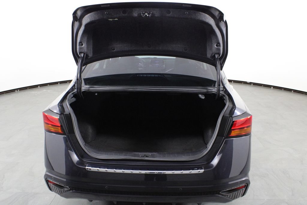 Certified 2022 Nissan Altima 2.5 SV FWD image 17