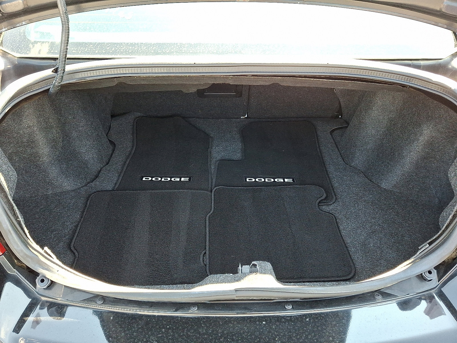Used 2013 Dodge Avenger SE image 28