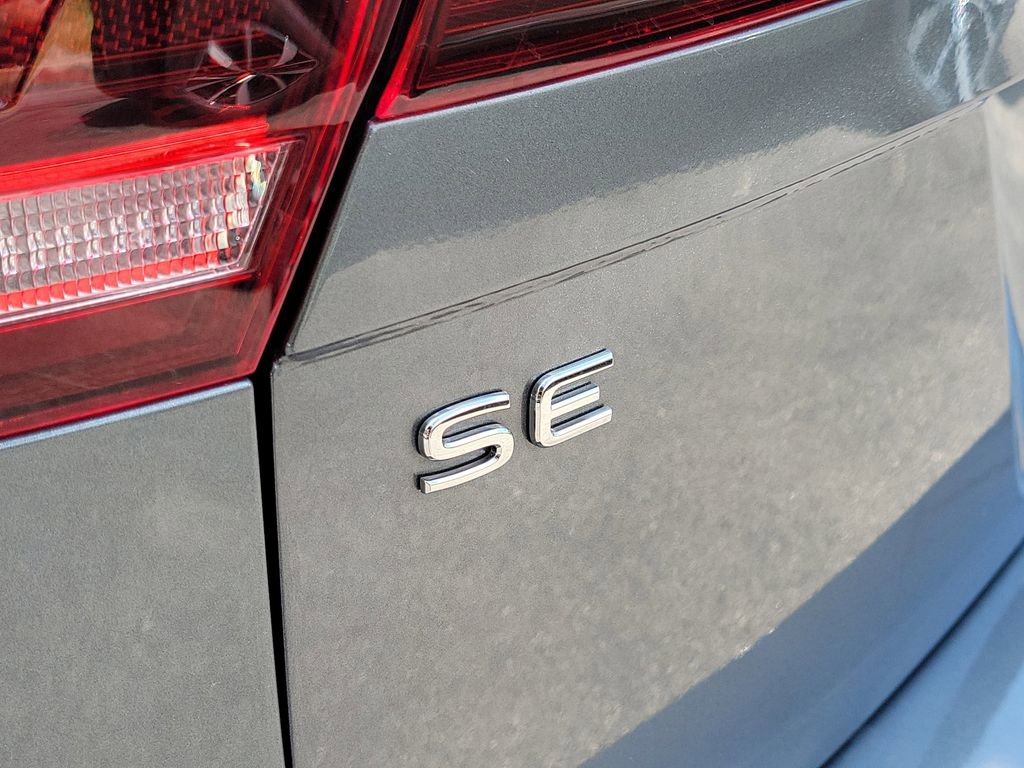 Used 2023 Volkswagen Tiguan SE R-Line image 5