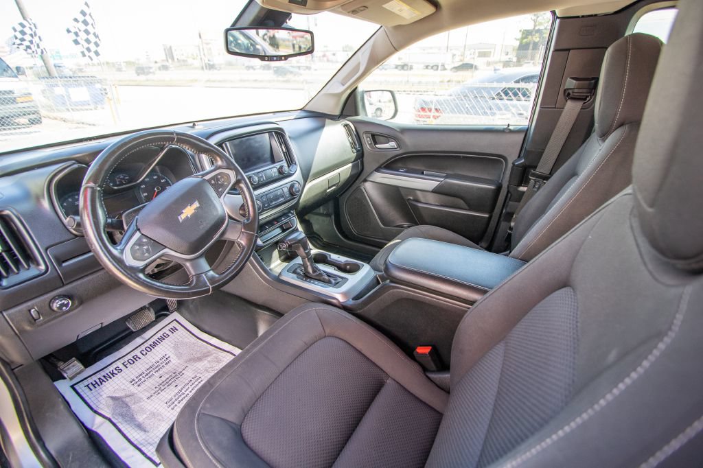 Used 2020 Chevrolet Colorado LT w/ Safety Package RWD image 26