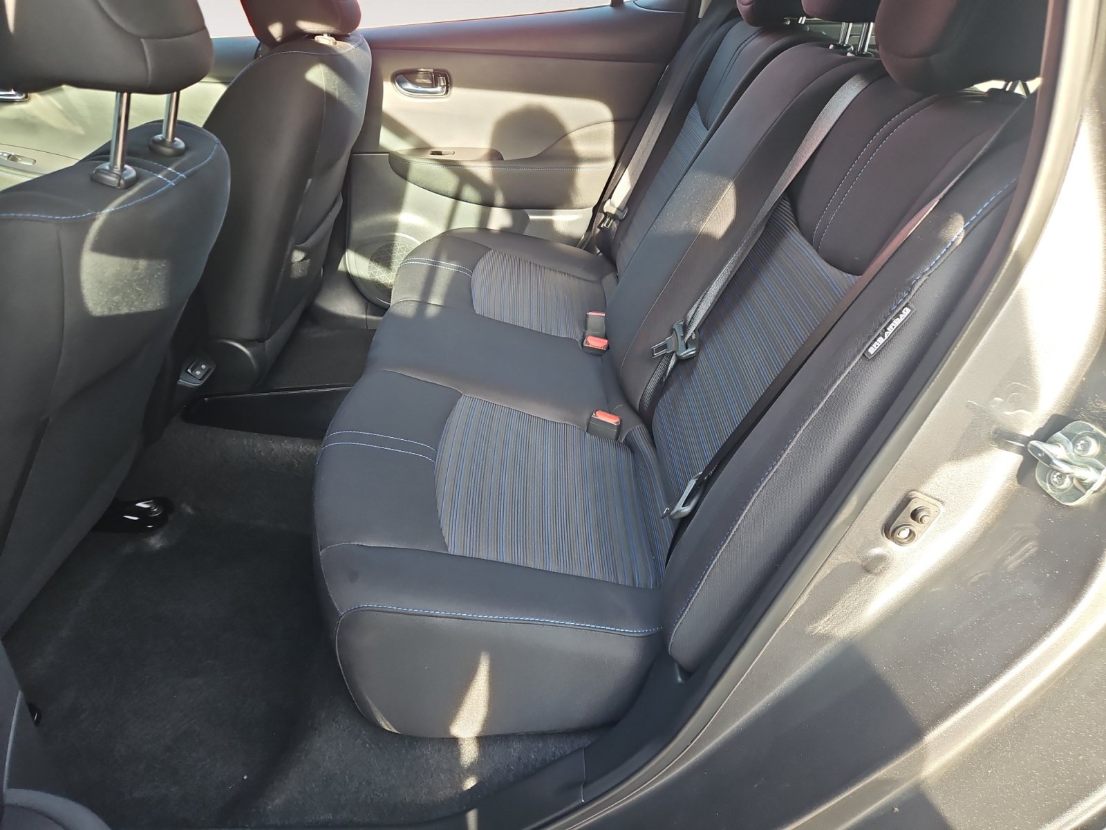 Used 2025 Nissan Leaf S FWD image 13