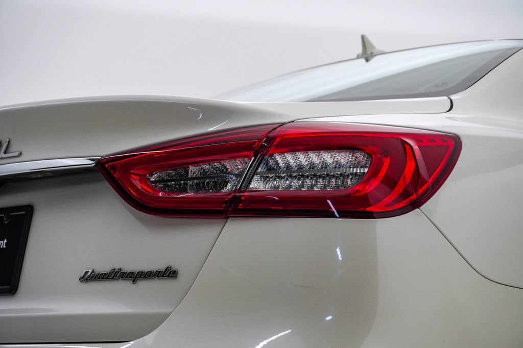 Used 2018 Maserati Quattroporte S Q4 AWD/4WD image 13