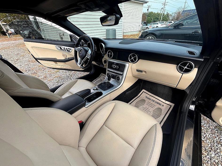 Used 2012 Mercedes-Benz SLK 350 w/ Premium I Pkg image 15