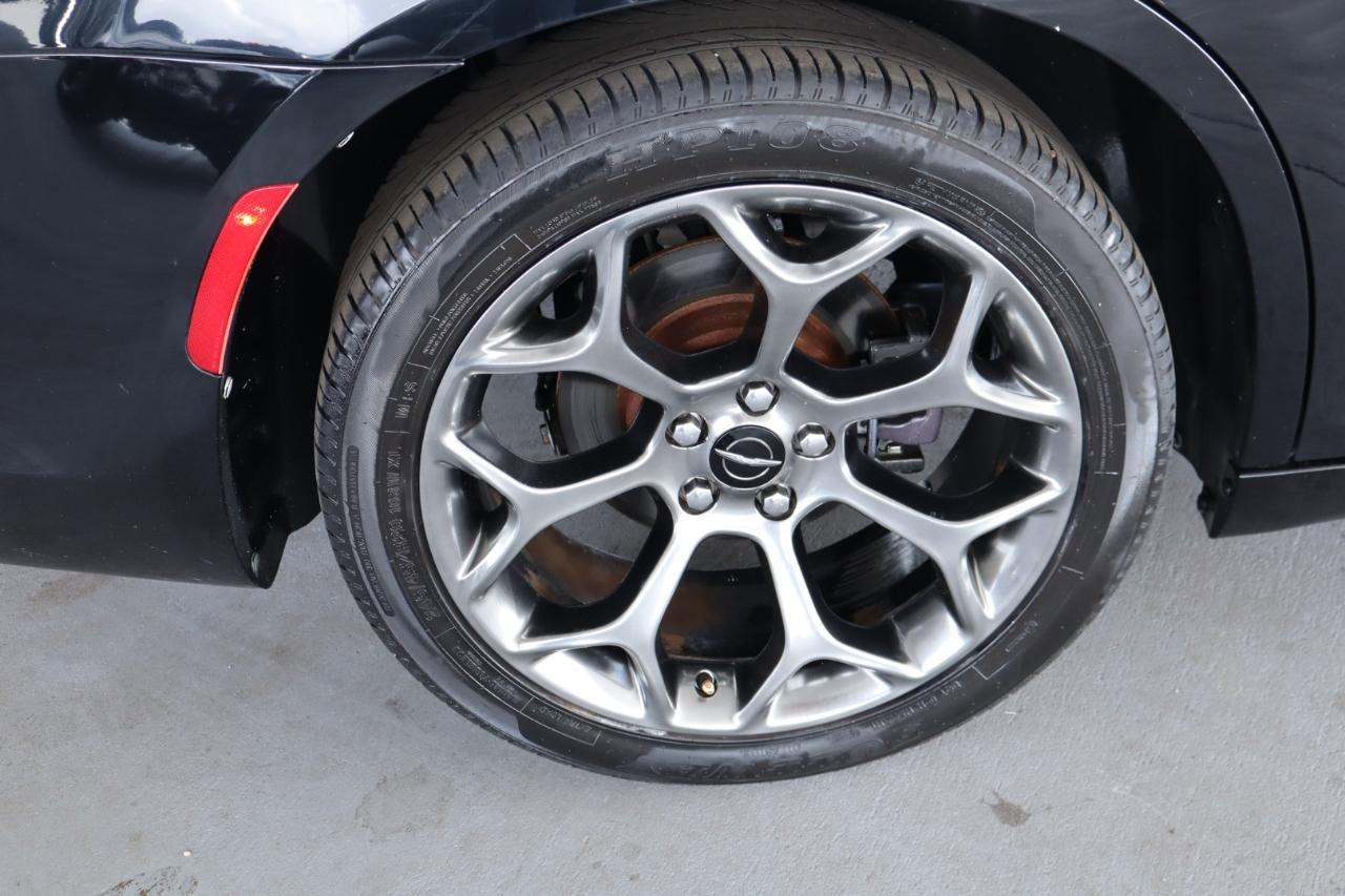 Used 2018 Chrysler 300 S w/ Beats Audio Group RWD image 43