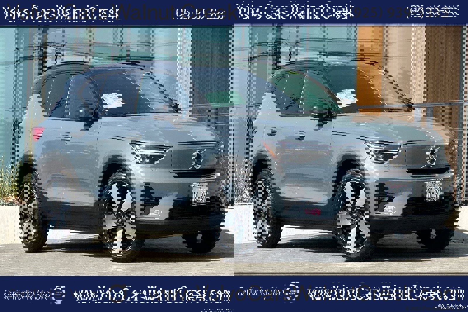 Certified 2023 Volvo XC40 Recharge Ultimate image 1