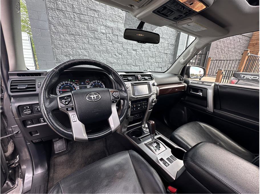 Used 2015 Toyota 4Runner Limited AWD/4WD image 2
