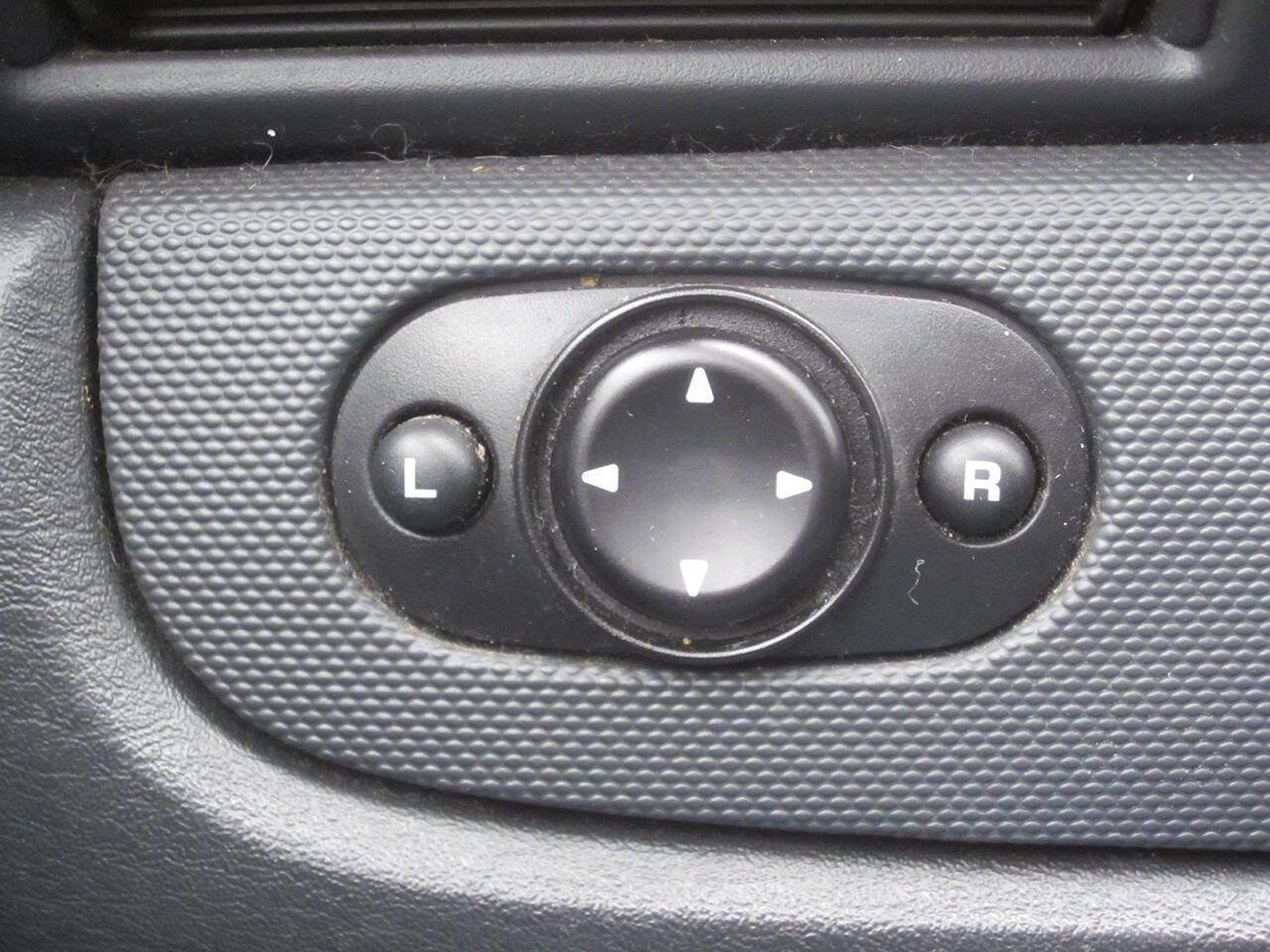 Used 2006 Dodge Stratus SXT image 24