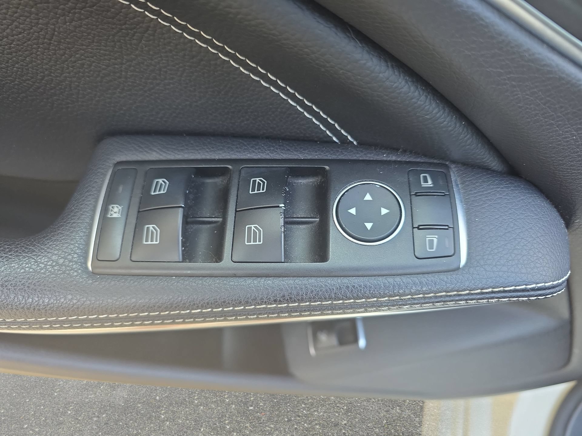 Used 2018 Mercedes-Benz CLA 250 image 26