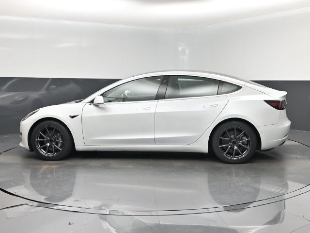 Used 2020 Tesla Model 3 Standard Range RWD image 10