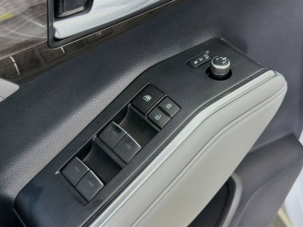 Used 2023 Toyota Highlander Limited image 22