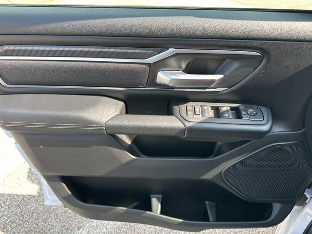 New 2026 RAM 1500 4x4 Crew Cab image 31