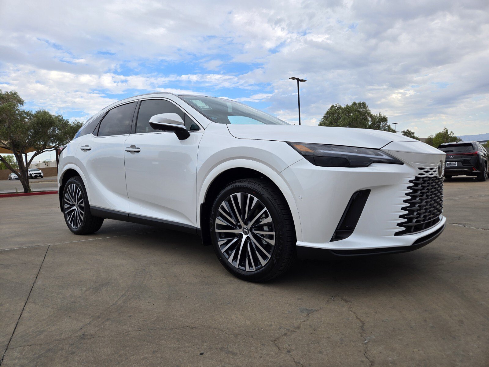 New 2026 Lexus RX 350h AWD/4WD image 2